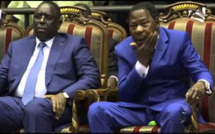 Vidéo - Le geste peu présidentiel de Boni Yayi qui indispose Macky Sall. Regardez