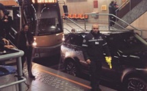 Cette voiture coincée sur les rails a bloqué le métro de Bruxelles