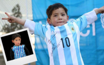 L’enfant afghan a eu son maillot de Messi
