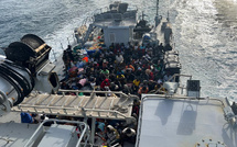 Sauvetage en mer : 133 migrants secourus au large de Dakar apr la Marine nationale intercepte