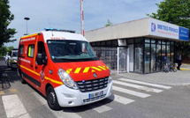 "Un drame horrible": Colère en France après la mort d'un jeune Guinéen menacé d'expulsion