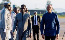 Sénégal–Rwanda : Bassirou Diomaye Faye accueilli à Kigali pour une visite de coopération stratégique