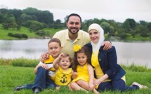 Une famille musulmane dit avoir été exclue d’un vol à cause de son apparence