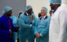 Souveraineté sanitaire: Ousmane Sonko et El Moctar Ould Djay en visite à l'usine Carrefour Médical Industries de Pout