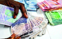 Pourquoi l’argent circule-t-il moins en cash au Sénégal ?