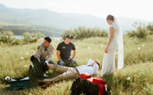 Cet homme a été mordu par un serpent pendant la séance photo de son mariage