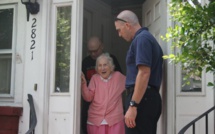 Cette femme honorée par des pompiers pour ses 100 ans est merveilleuse
